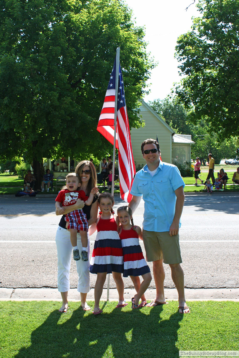 4th of July decor/outfits (Sunny Lifestyles)