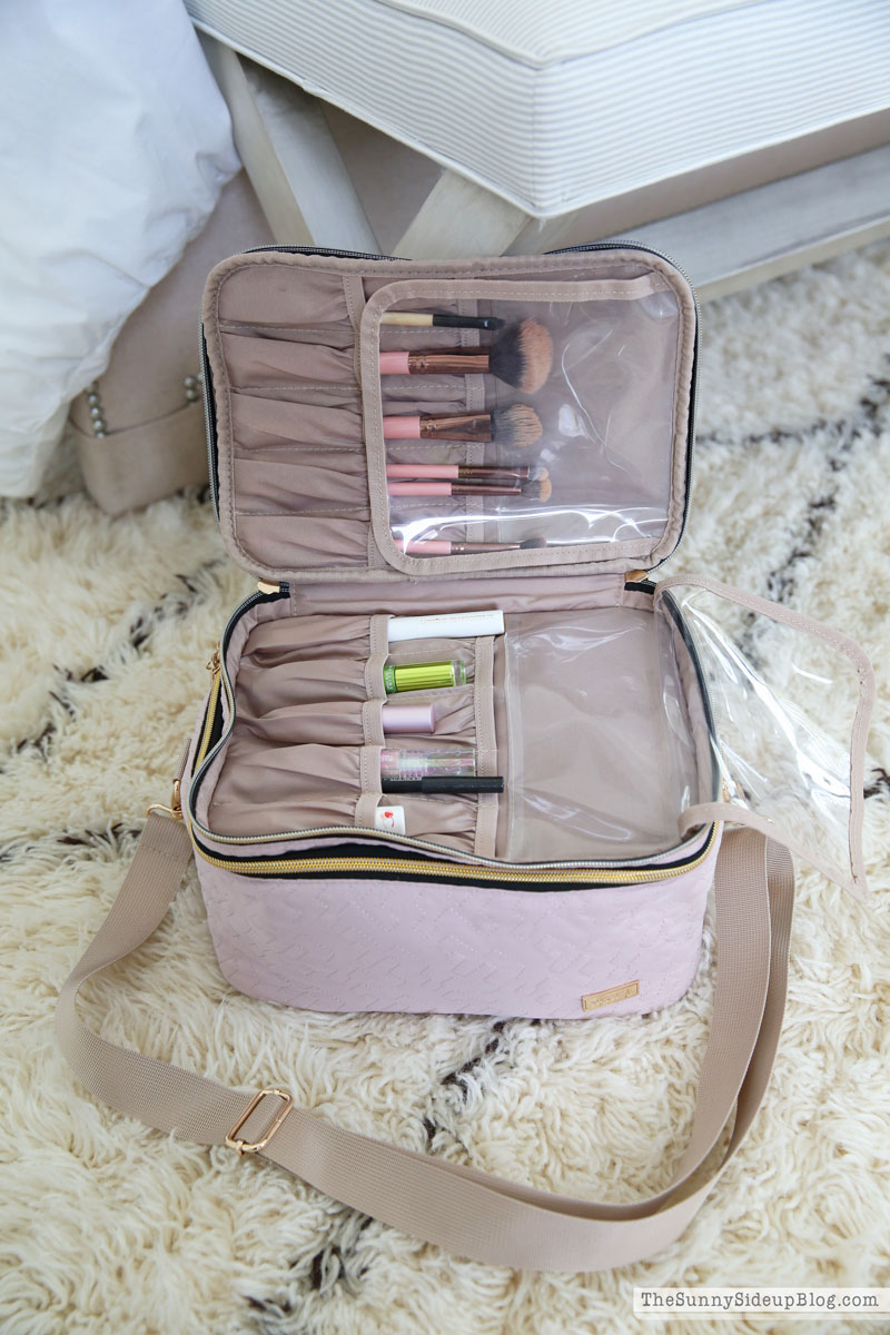 Travel bags/Amazon Prime (Sunny Lifestyles)