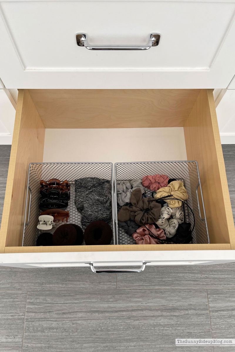 Organized bathroom drawers (Sunny Lifestyles)