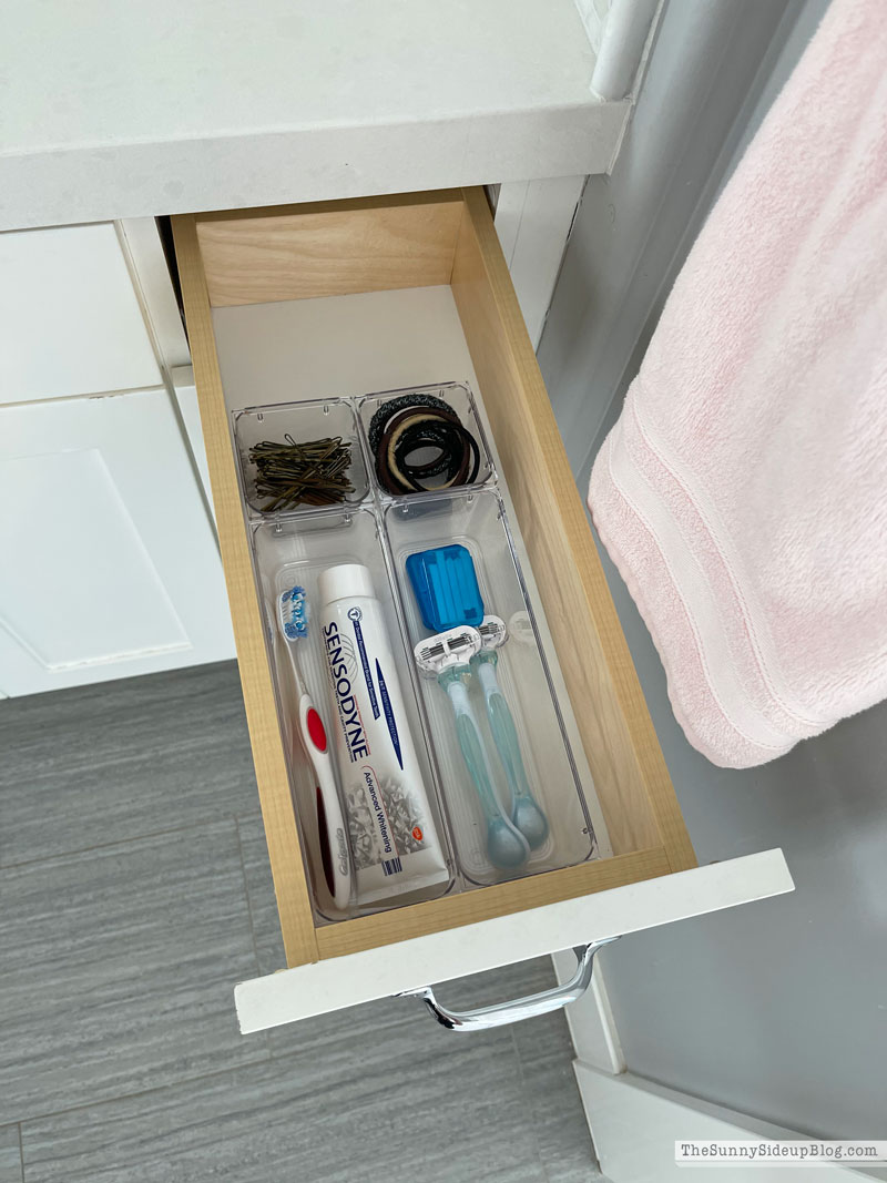 Organized bathroom drawers (Sunny Lifestyles)