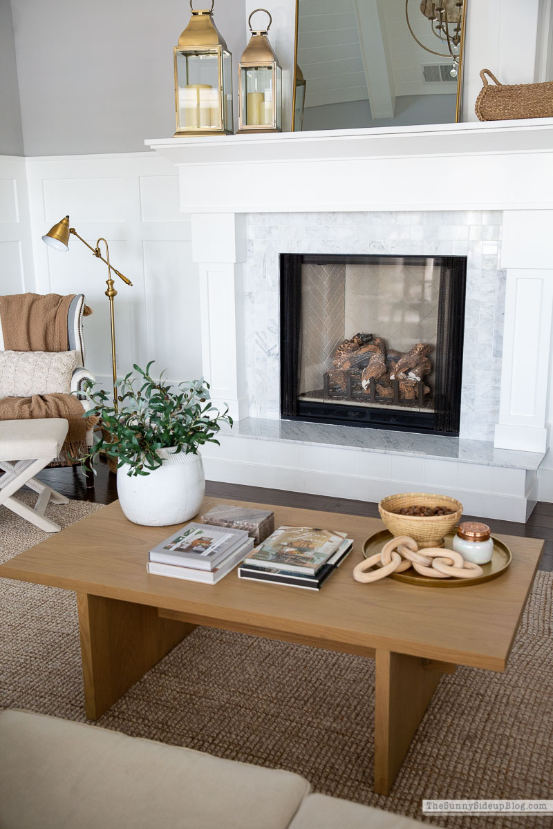 Fall Family Room Decor (Sunny Lifestyles)