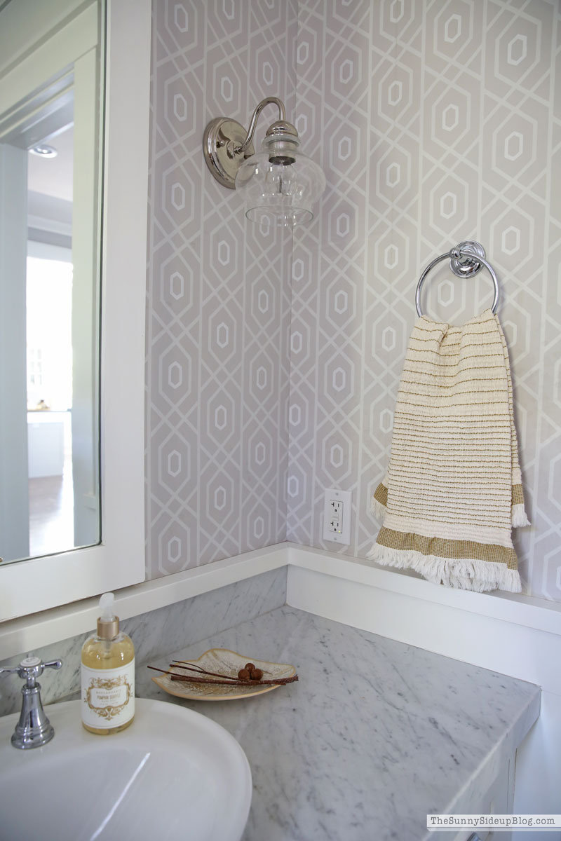 Fall powder bathroom (Sunny Lifestyles)