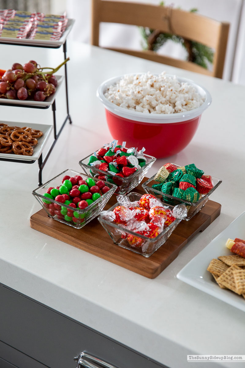 Holiday Treats (Sunny Lifestyles)