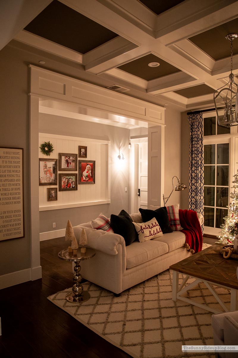 Christmas Living Room (Sunny Lifestyles)
