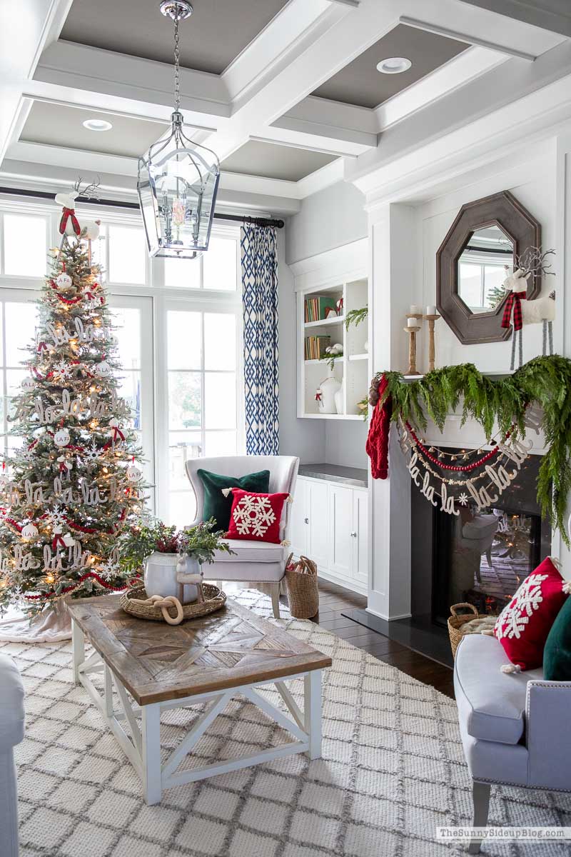Christmas Living Room (Sunny Lifestyles)