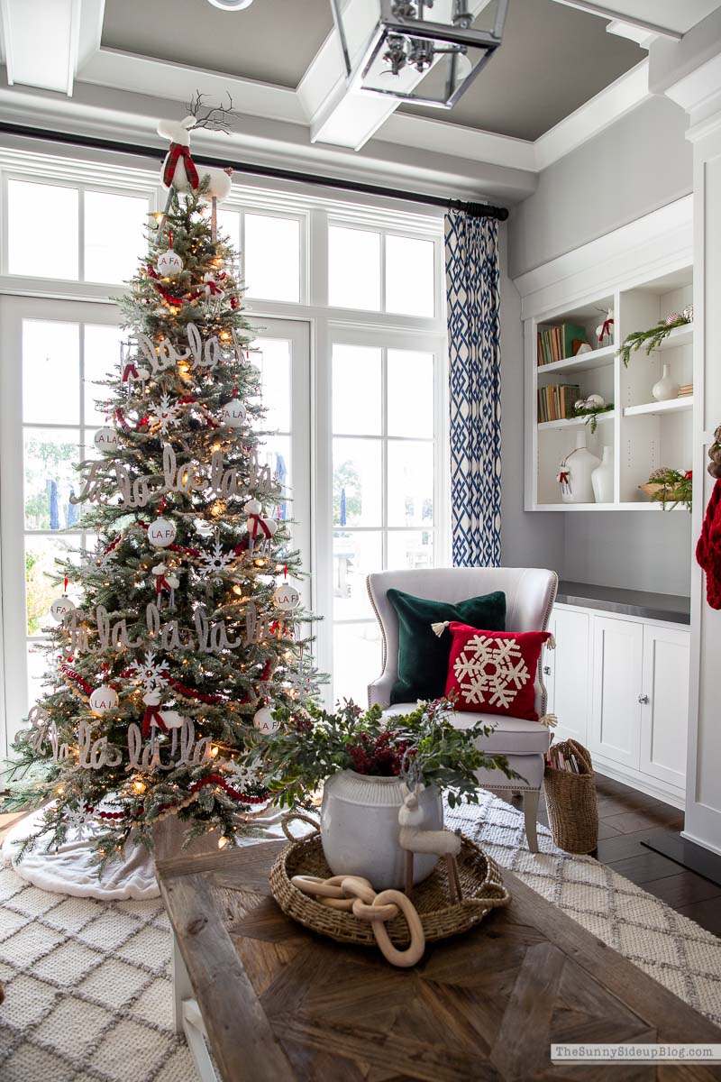 Christmas Living Room (Sunny Lifestyles)