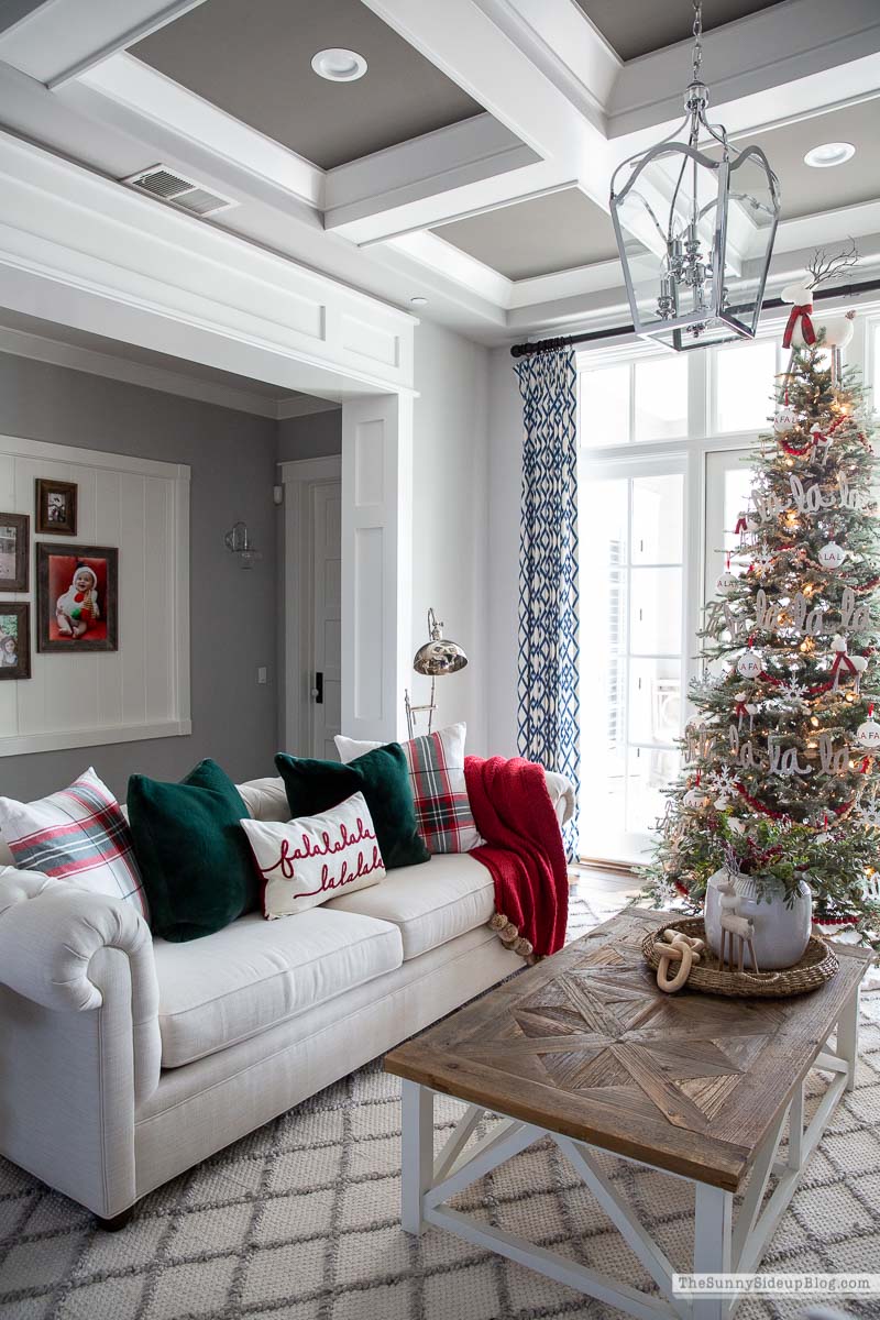 Christmas Living Room (Sunny Lifestyles)