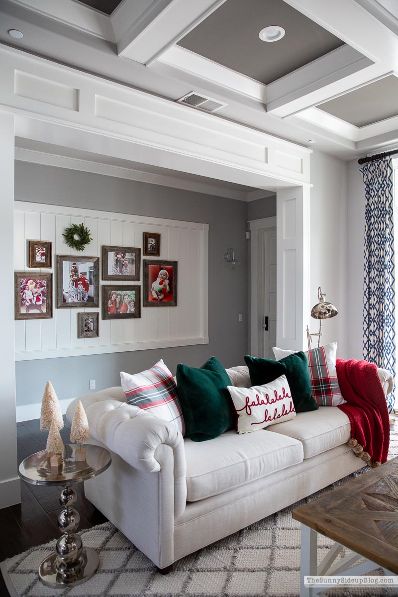 Christmas Living Room (Sunny Lifestyles)