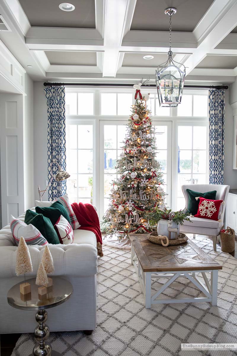 Christmas Living Room (Sunny Lifestyles)