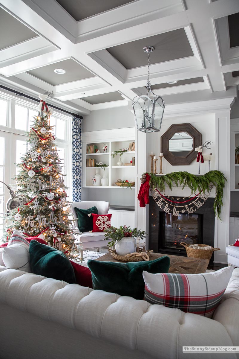 Christmas Living Room (Sunny Lifestyles)