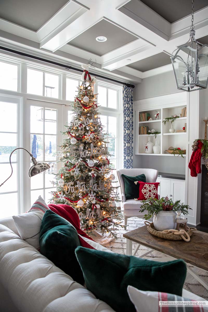 Christmas Living Room (Sunny Lifestyles)
