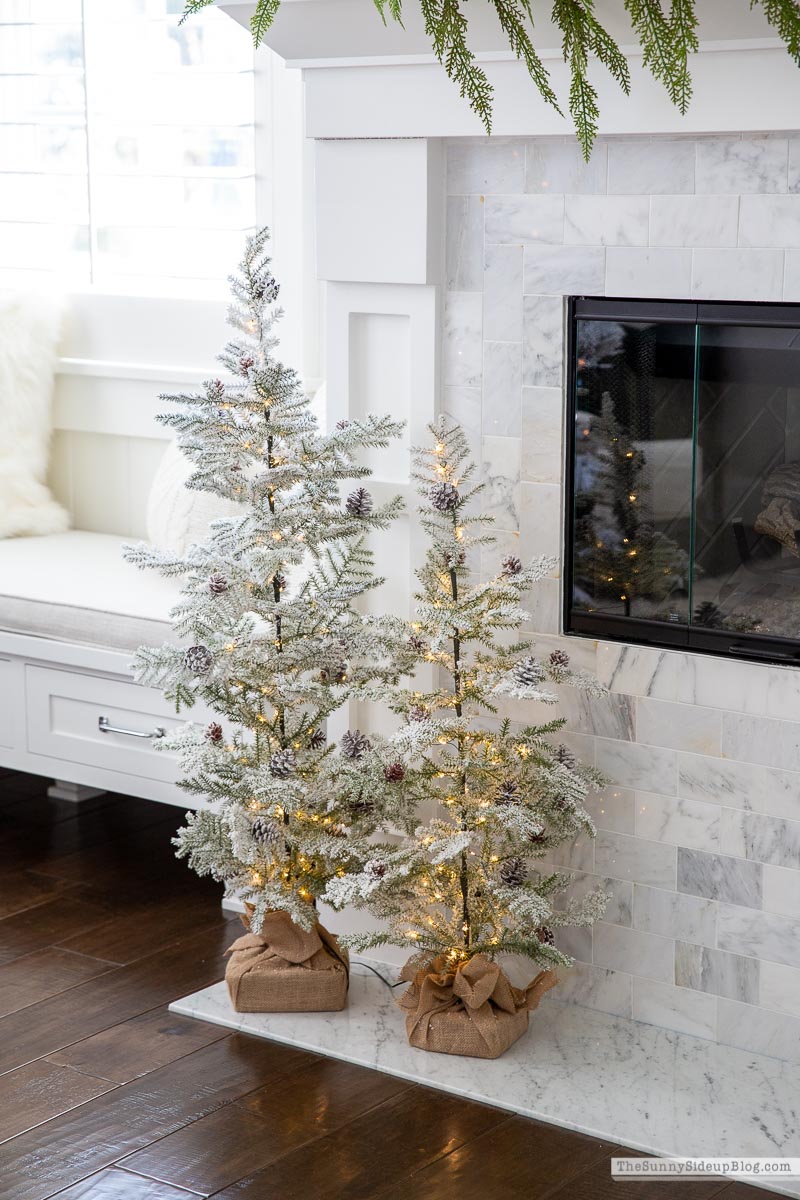 Christmas Master Bedroom (Sunny Lifestyles) 