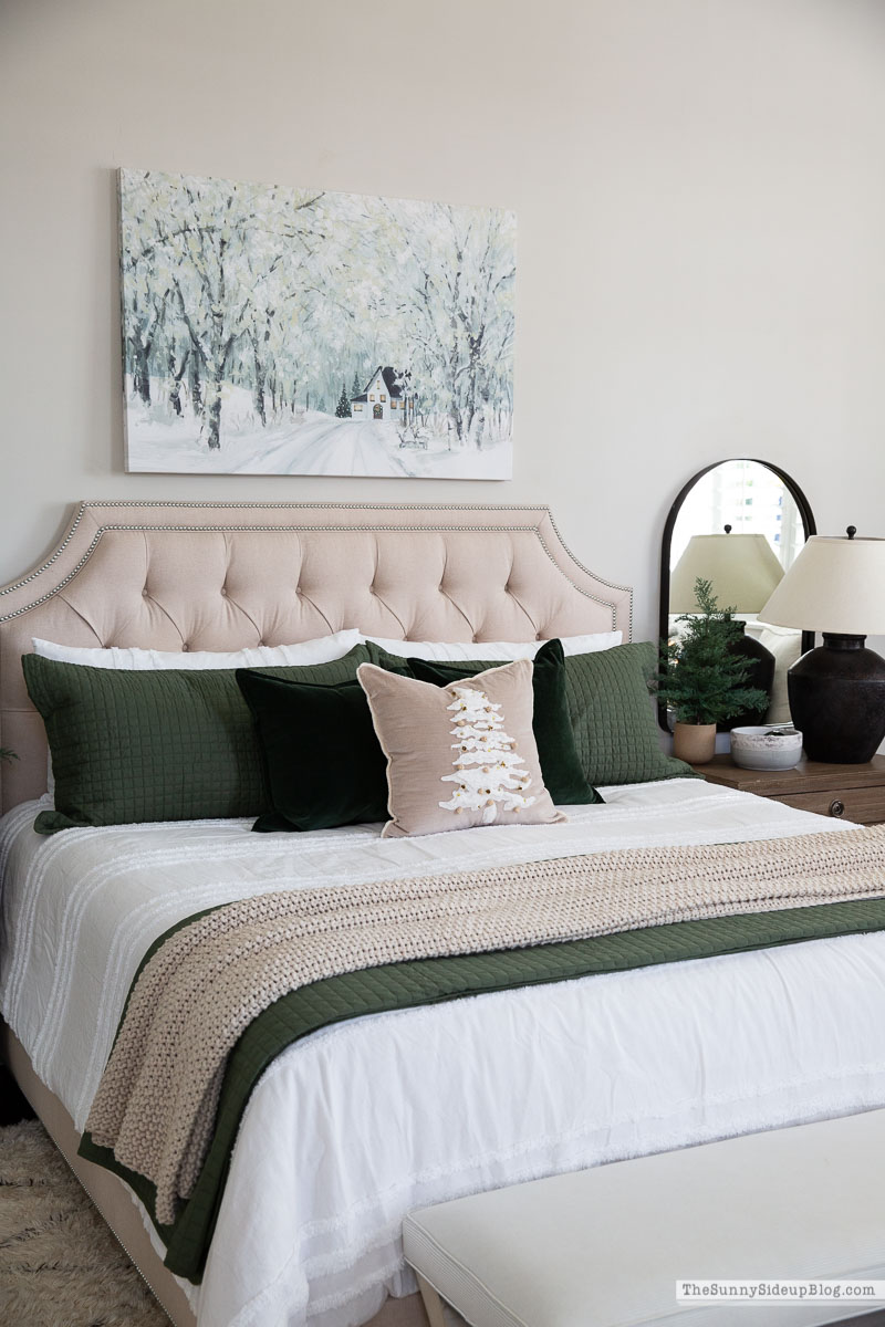 Christmas Master Bedroom (Sunny Lifestyles) 