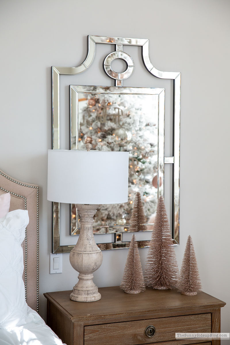 Christmas Master Bedroom (Sunny Lifestyles) 