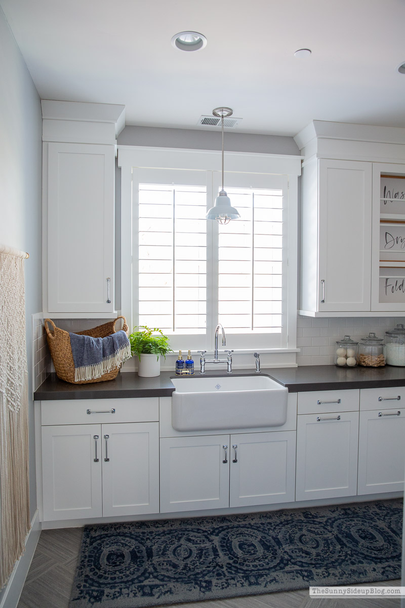 Organized Laundry Room (Sunny Lifestyles)