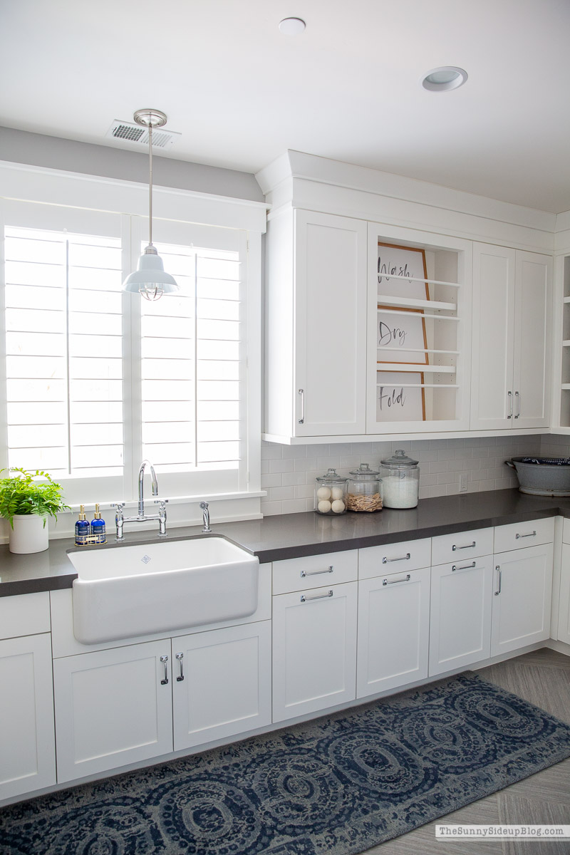 Organized Laundry Room (Sunny Lifestyles)