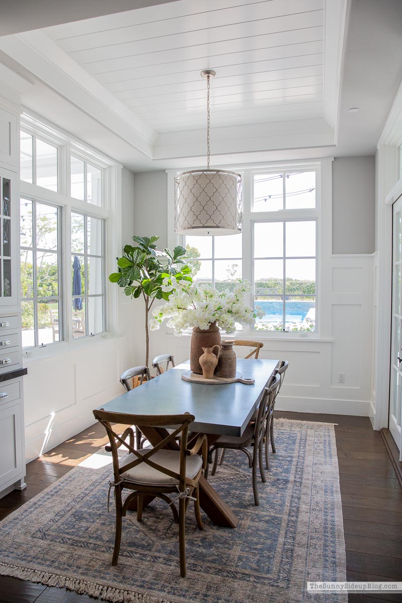 Spring Family Room (Sunny Lifestyles)