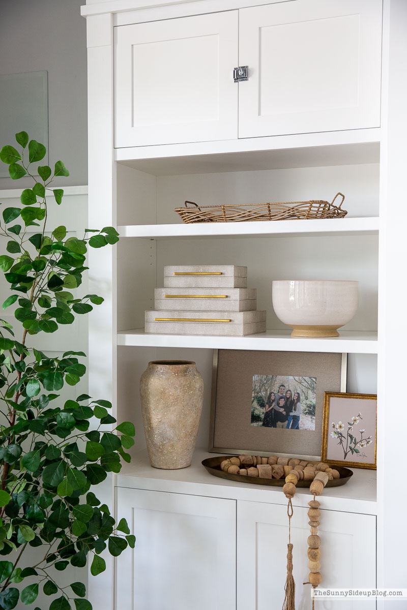 Spring Family Room (Sunny Lifestyles)
