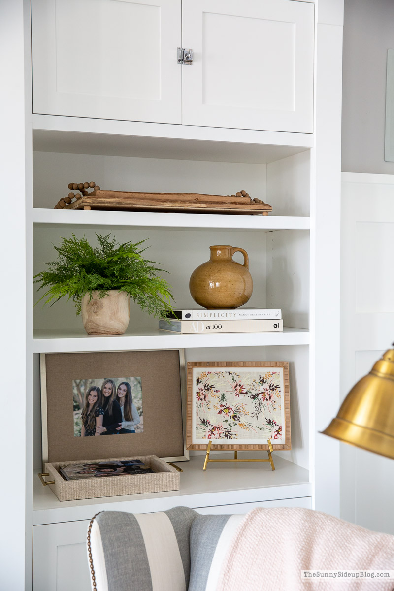Spring Family Room (Sunny Lifestyles)