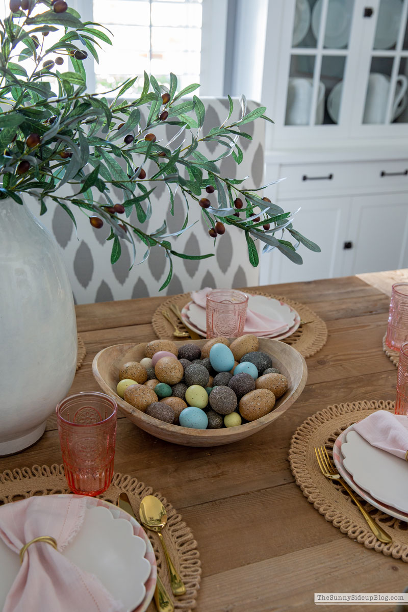 Easter Table (Sunny Lifestyles)