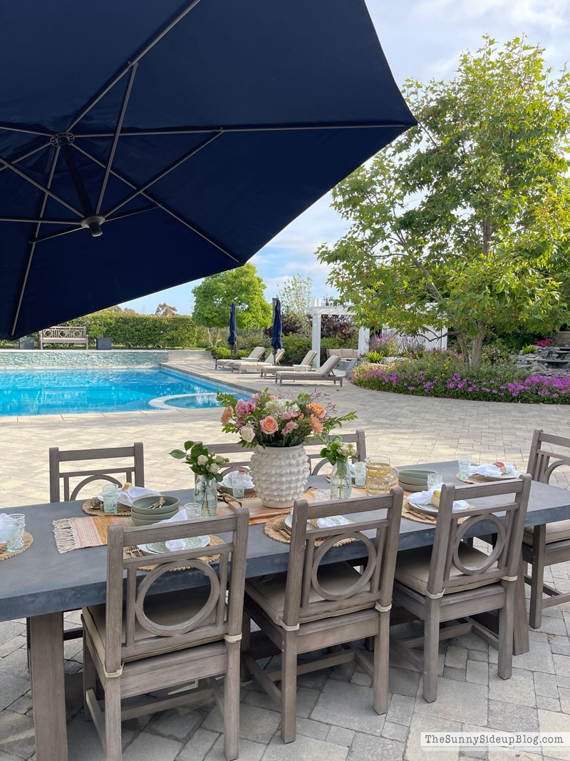 Summer outdoor dining (Sunny Lifestyles)