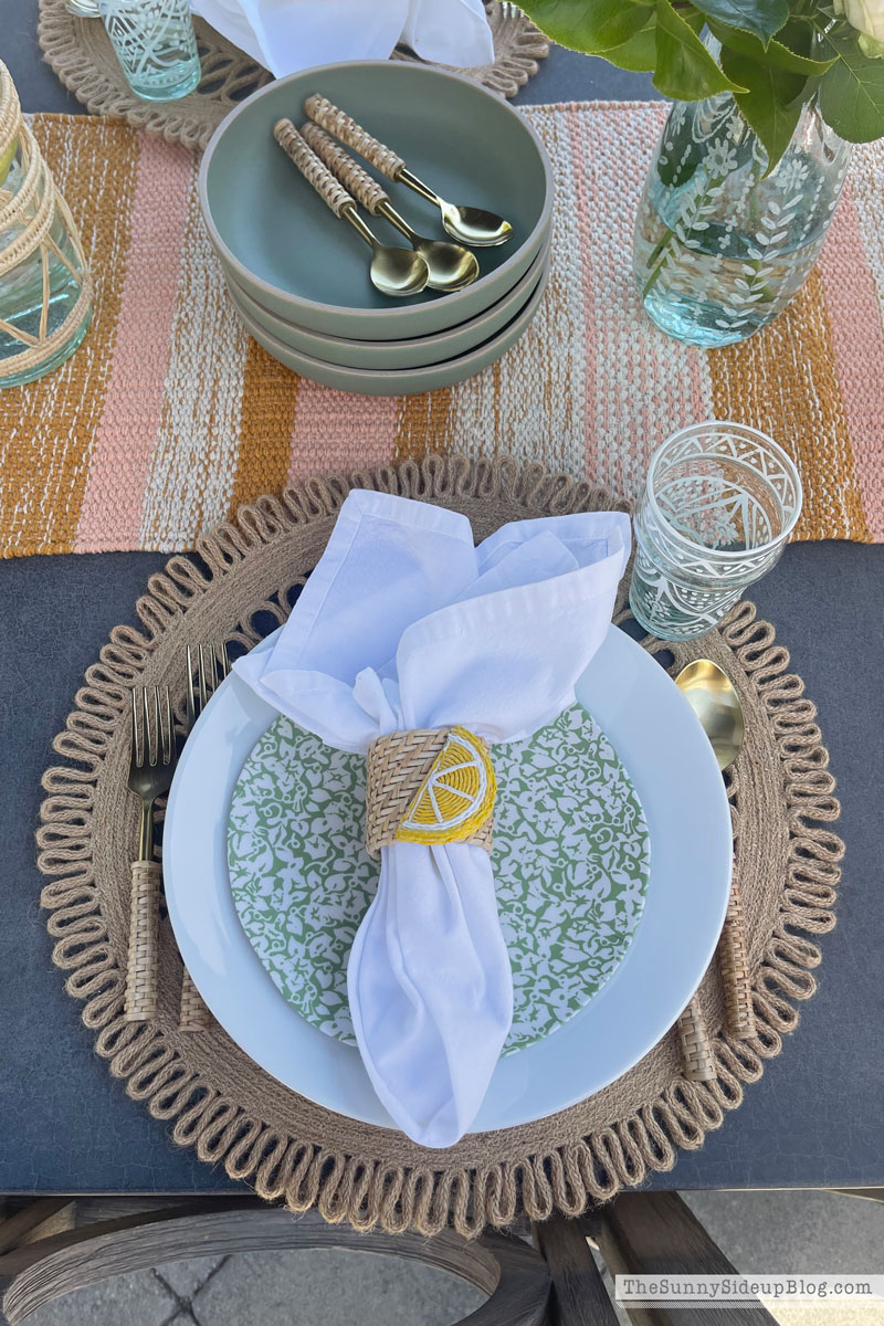 Summer outdoor dining (Sunny Lifestyles)