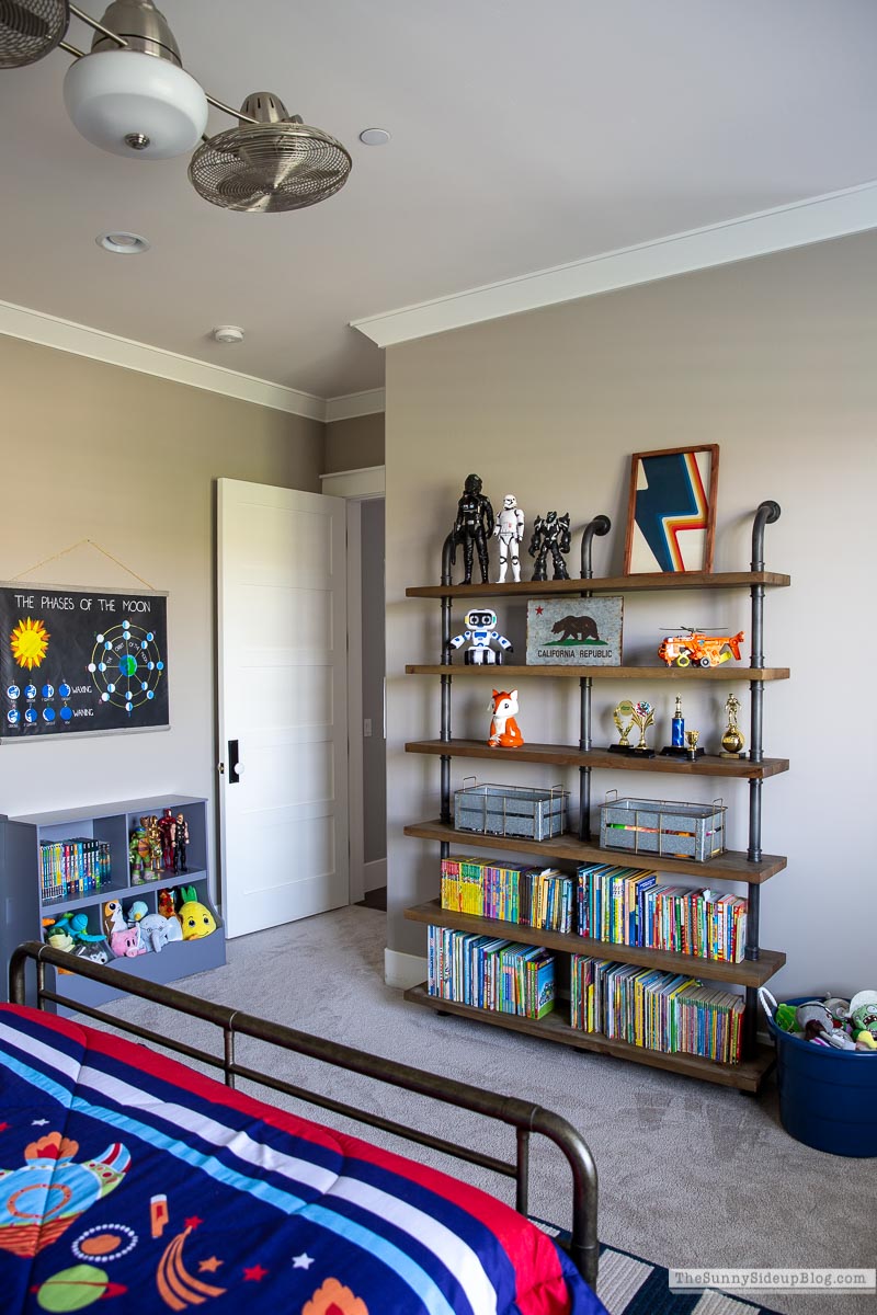 Boys Summer Bedroom (Sunny Lifestyles)