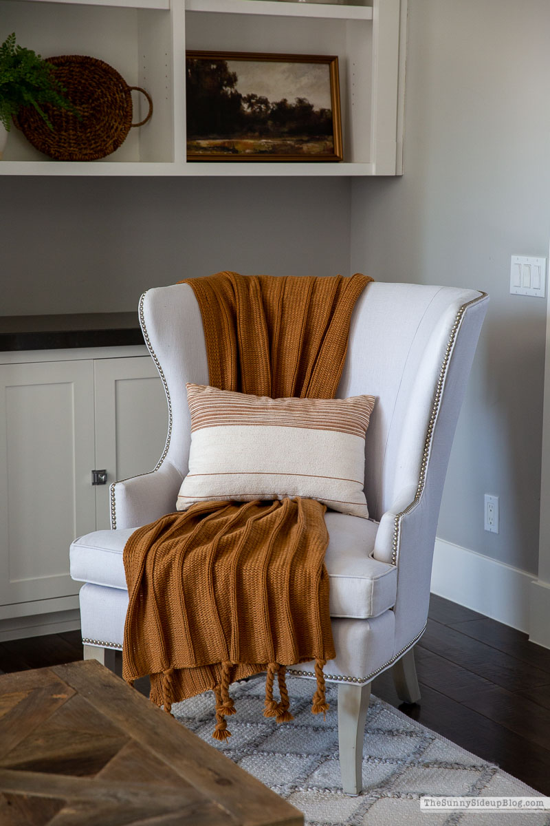 Fall Living Room (Sunny Lifestyles)