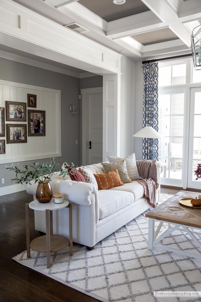 Fall Living Room (Sunny Lifestyles)