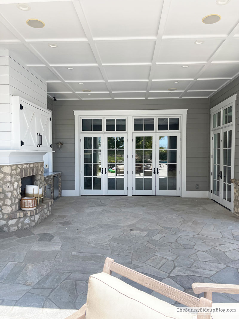 new outdoor rug (Sunny Lifestyles)
