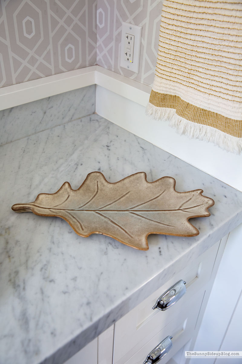 Fall Bathroom Decor (Sunny Lifestyles)