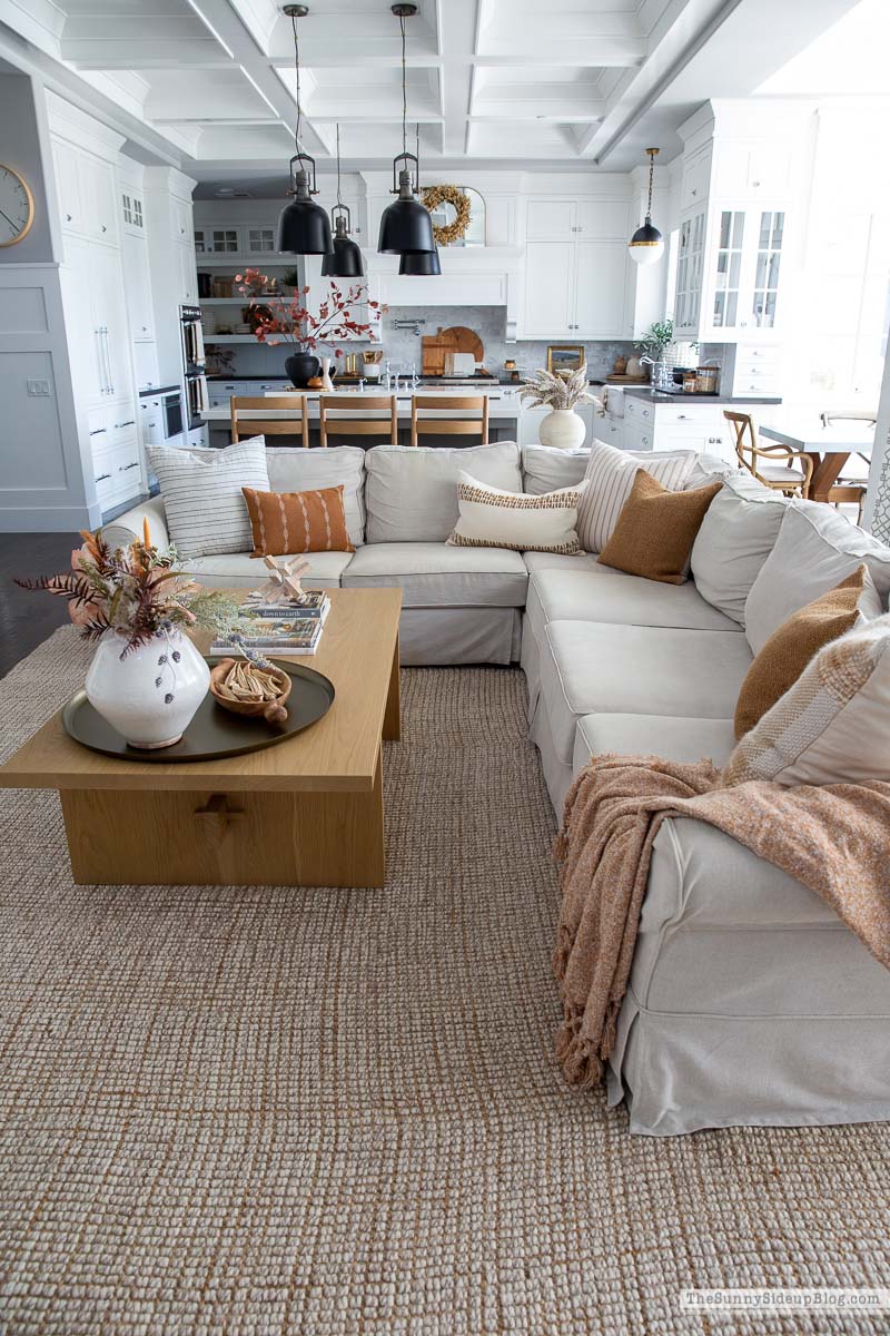Fall Family Room (Sunny Lifestyles)