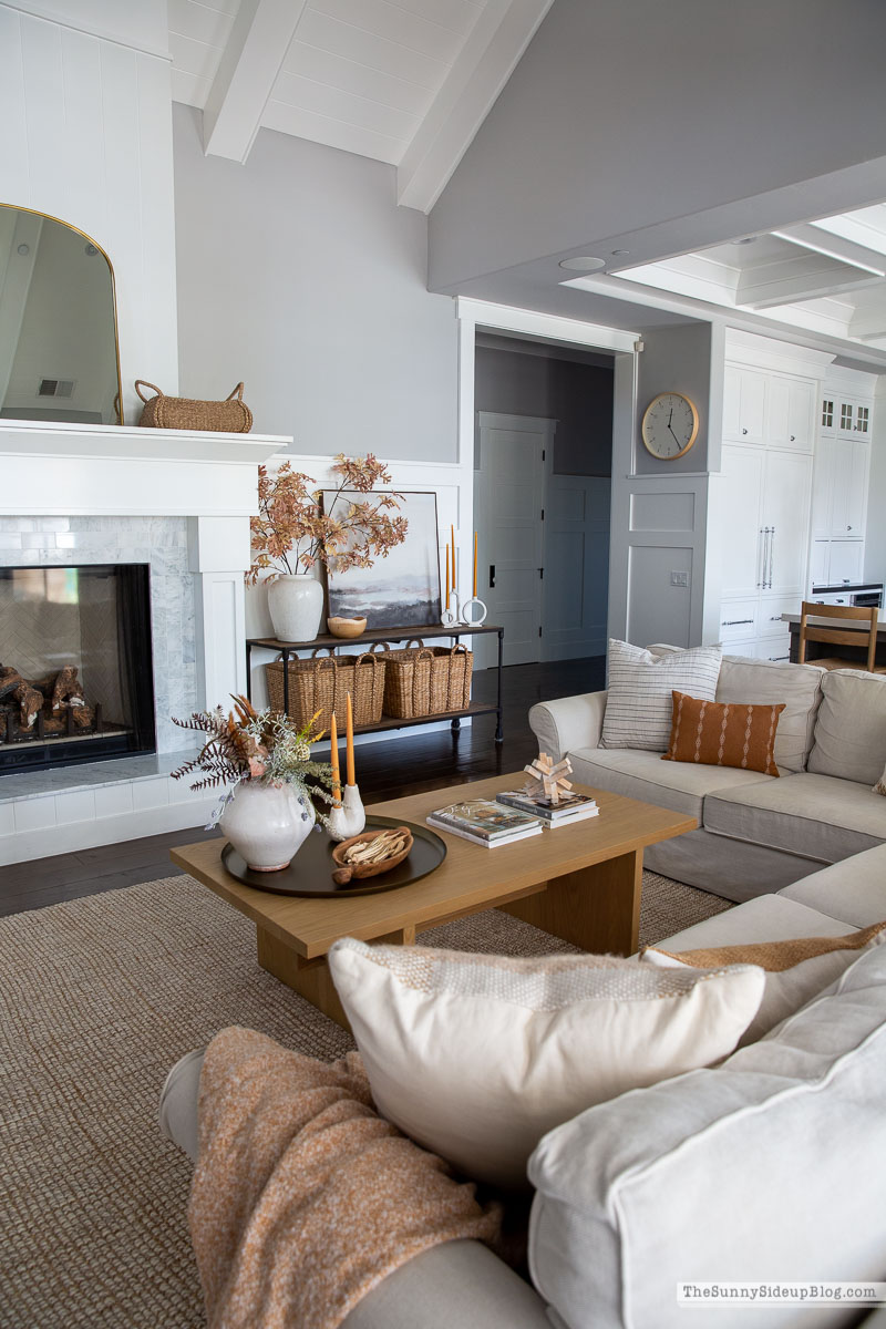 Fall Family Room (Sunny Lifestyles)
