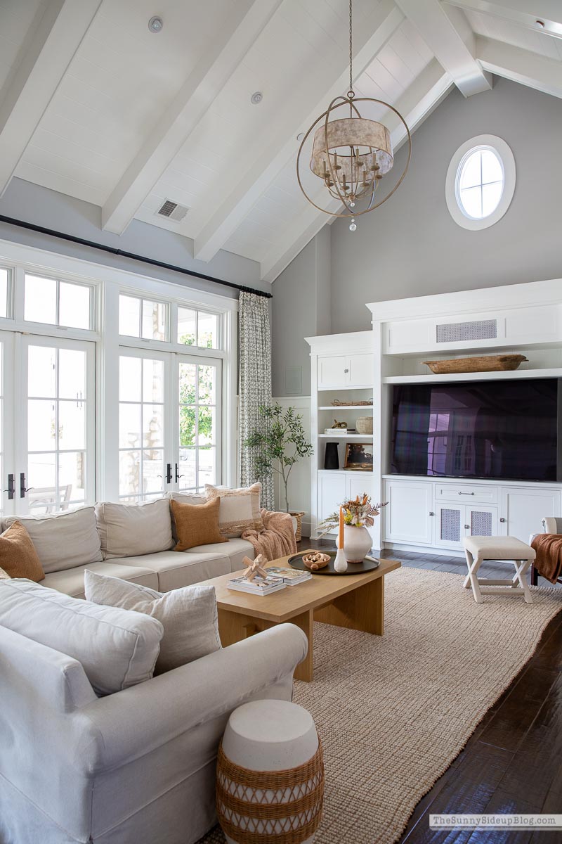 Fall Family Room (Sunny Lifestyles)
