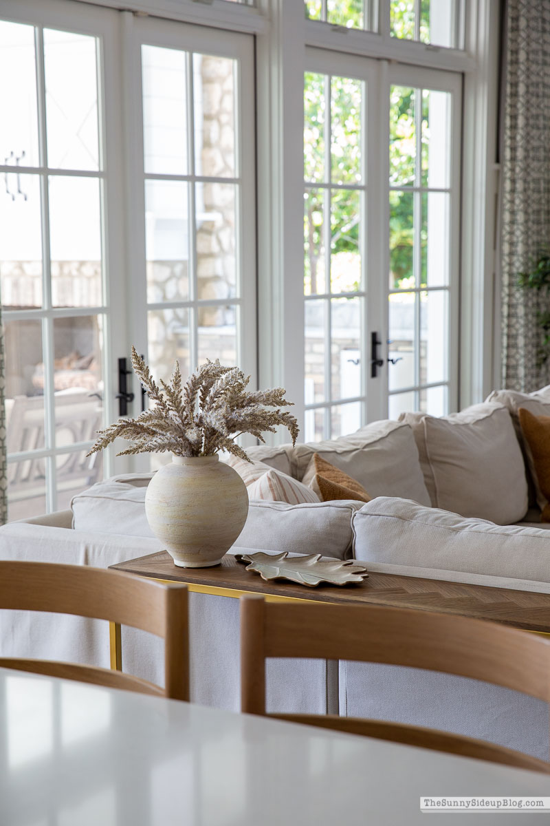 Fall Family Room (Sunny Lifestyles)