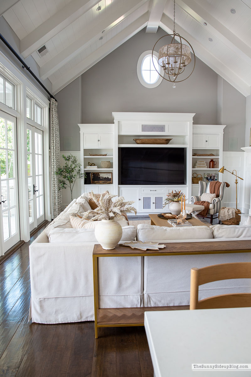 Fall Family Room (Sunny Lifestyles)