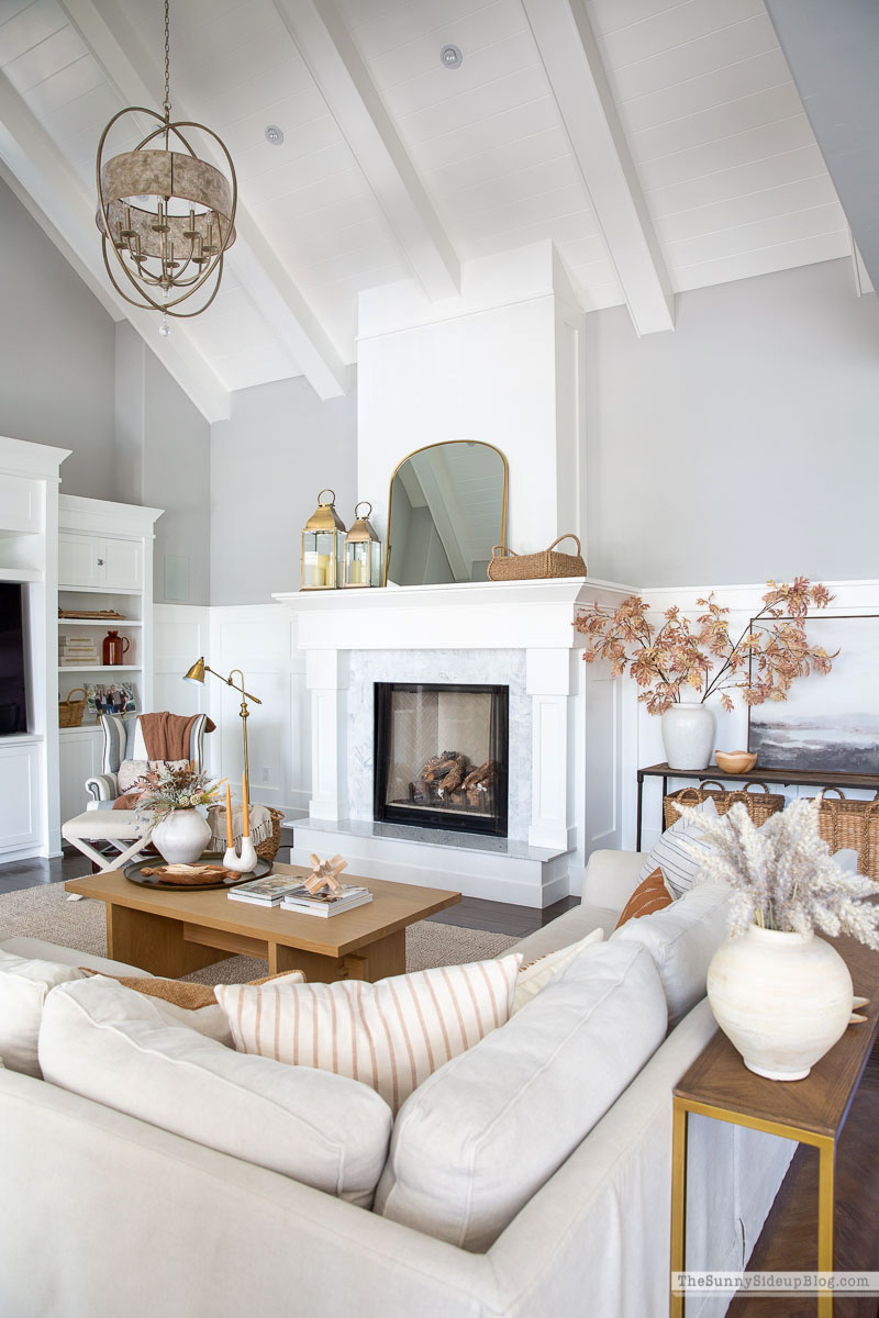 Fall Family Room (Sunny Lifestyles)