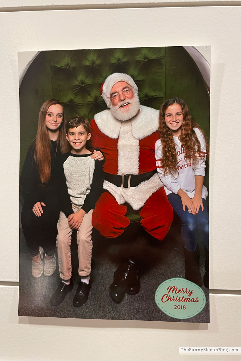 Santa Picture Wall (Sunny Lifestyles)