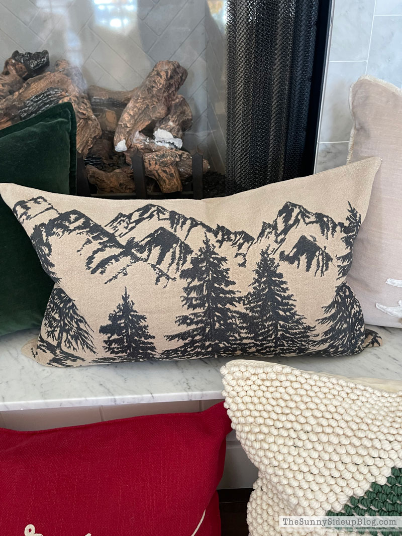 Woodsy Glam Christmas Tree (Sunny Lifestyles)