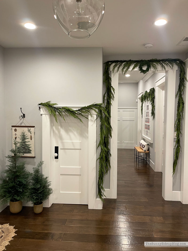 Christmas Mudroom (Sunny Lifestyles)