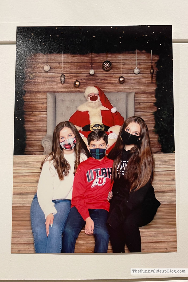 Santa Picture Wall (Sunny Lifestyles)