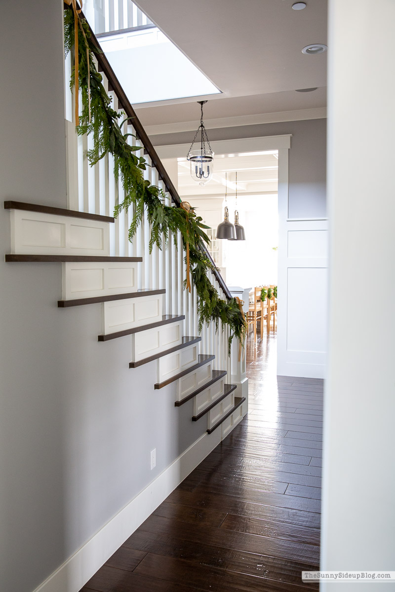 Christmas stairs (Sunny Lifestyles)