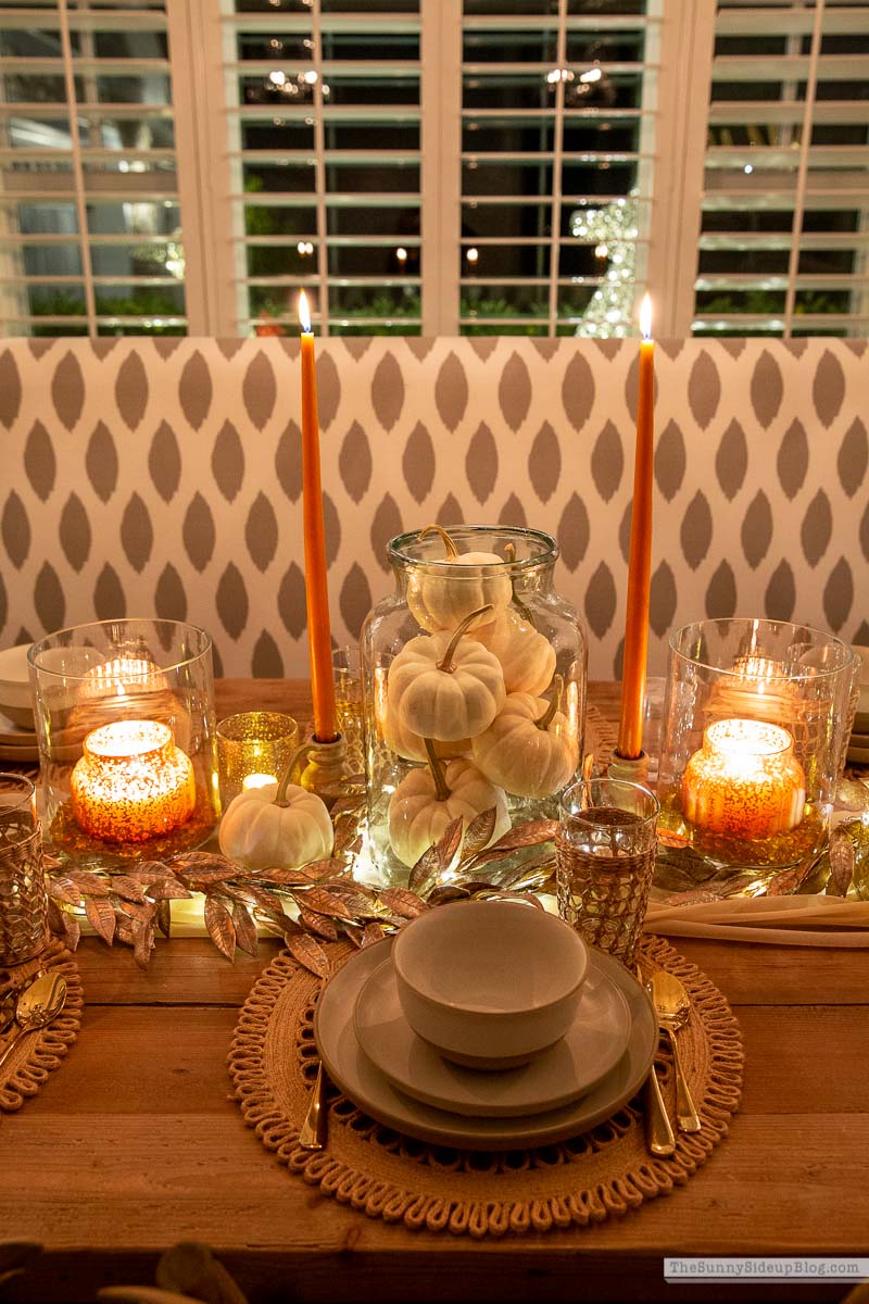 Thanksgiving Table (Sunny Lifestyles)