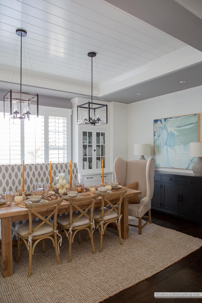 Thanksgiving Table (Sunny Lifestyles)