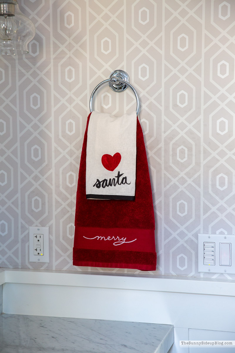 Christmas Bathroom (Sunny Lifestyles)