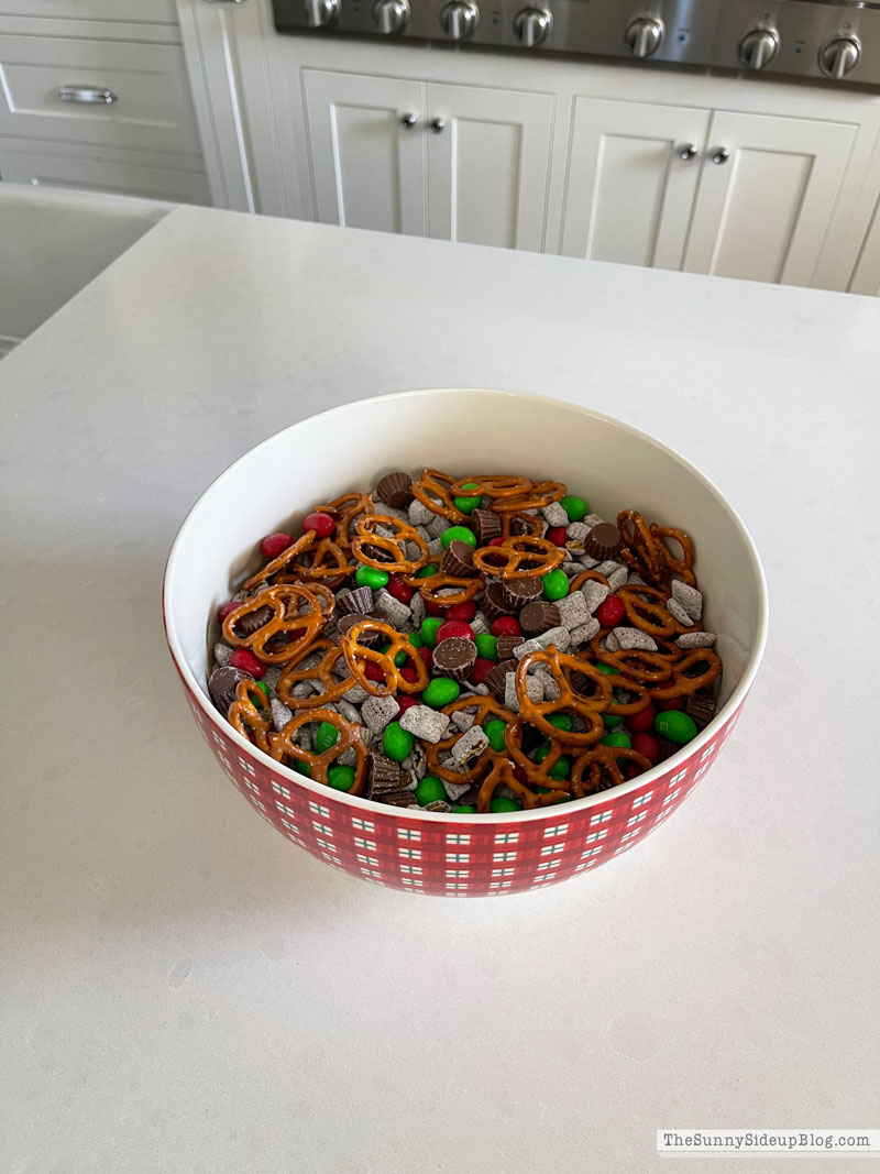 Easy Holiday Treats (Sunny Lifestyles)