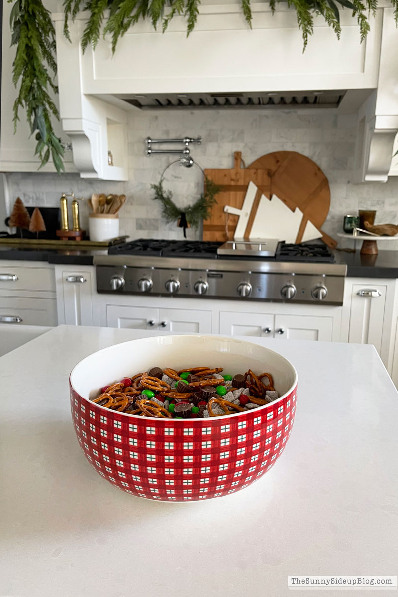 Easy Holiday Treats (Sunny Lifestyles)
