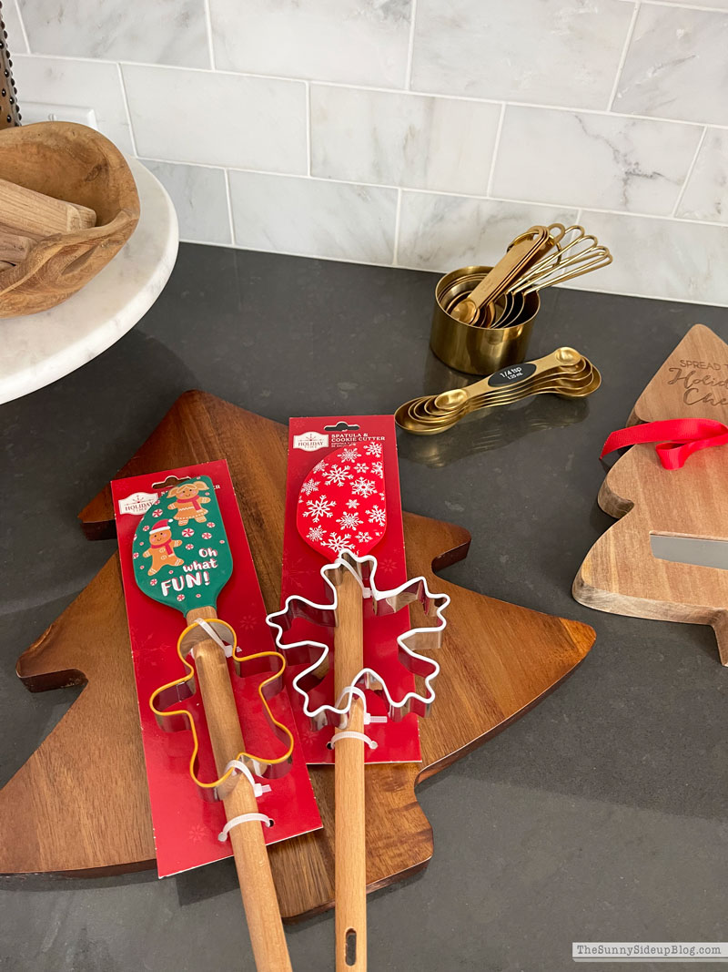 Gift Tags and Gifts (Sunny Lifestyles)