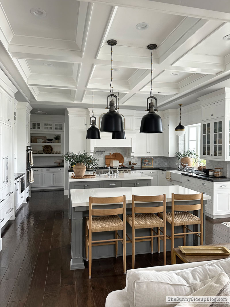 clean house (Sunny Lifestyles)