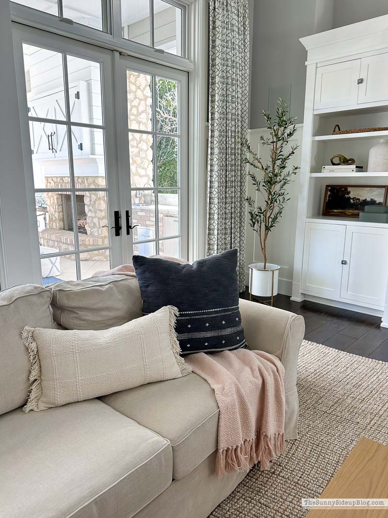 Spring Decorating (Sunny Lifestyles)